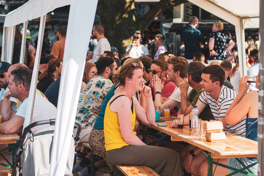 Festival de bière Taphorst sur la place devant Hoptimaal et Tjaps